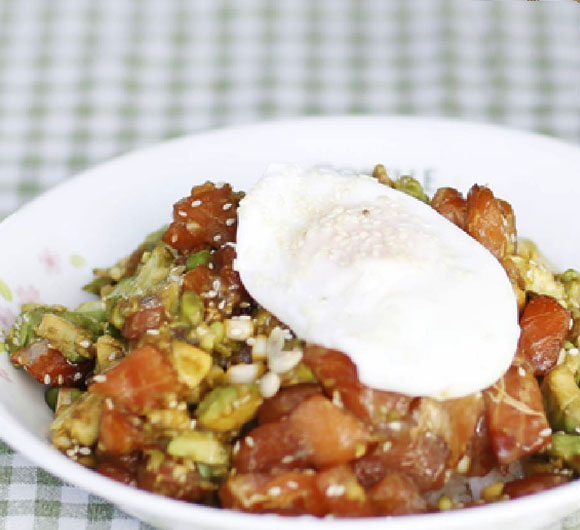 三文鱼牛油果饭