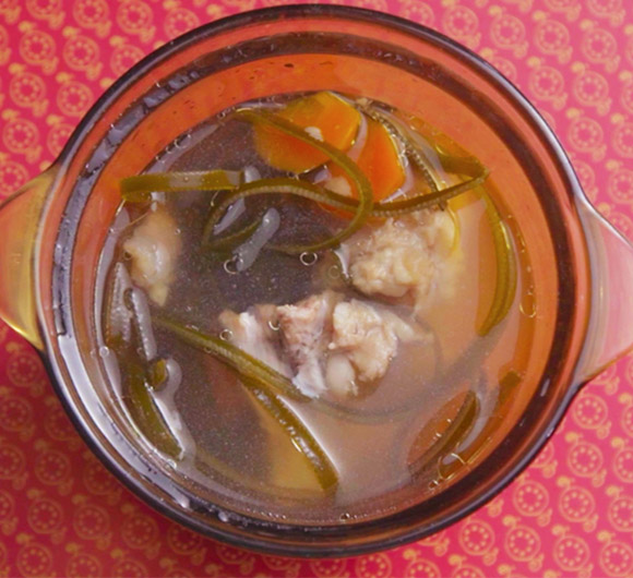 杏仁海带筒骨汤